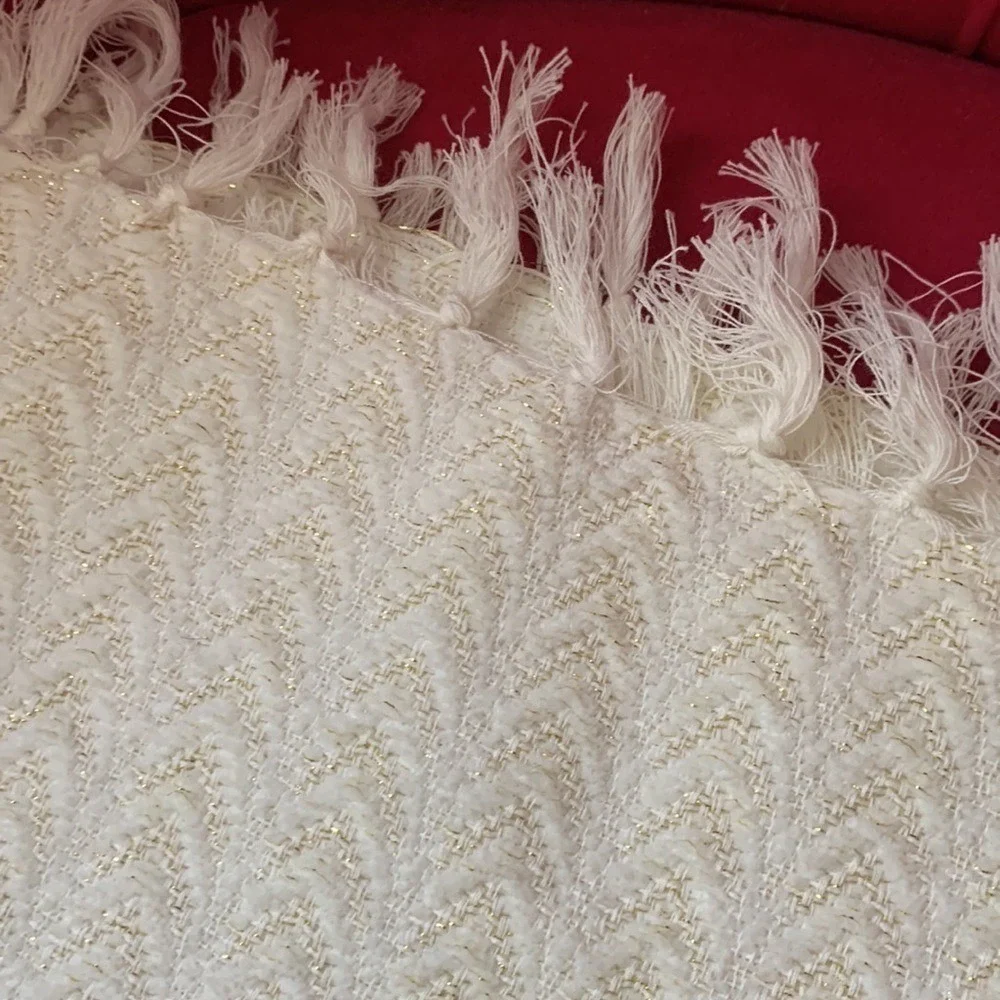Threshold placemats pack of‎ 4 new with tags white shimmer gold fringe boho